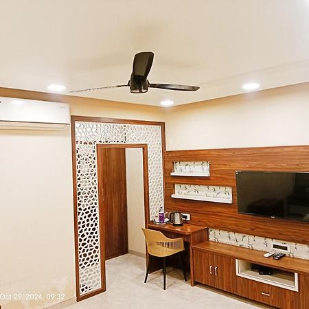 Lemon Wood Suites Pune Eksteriør billede