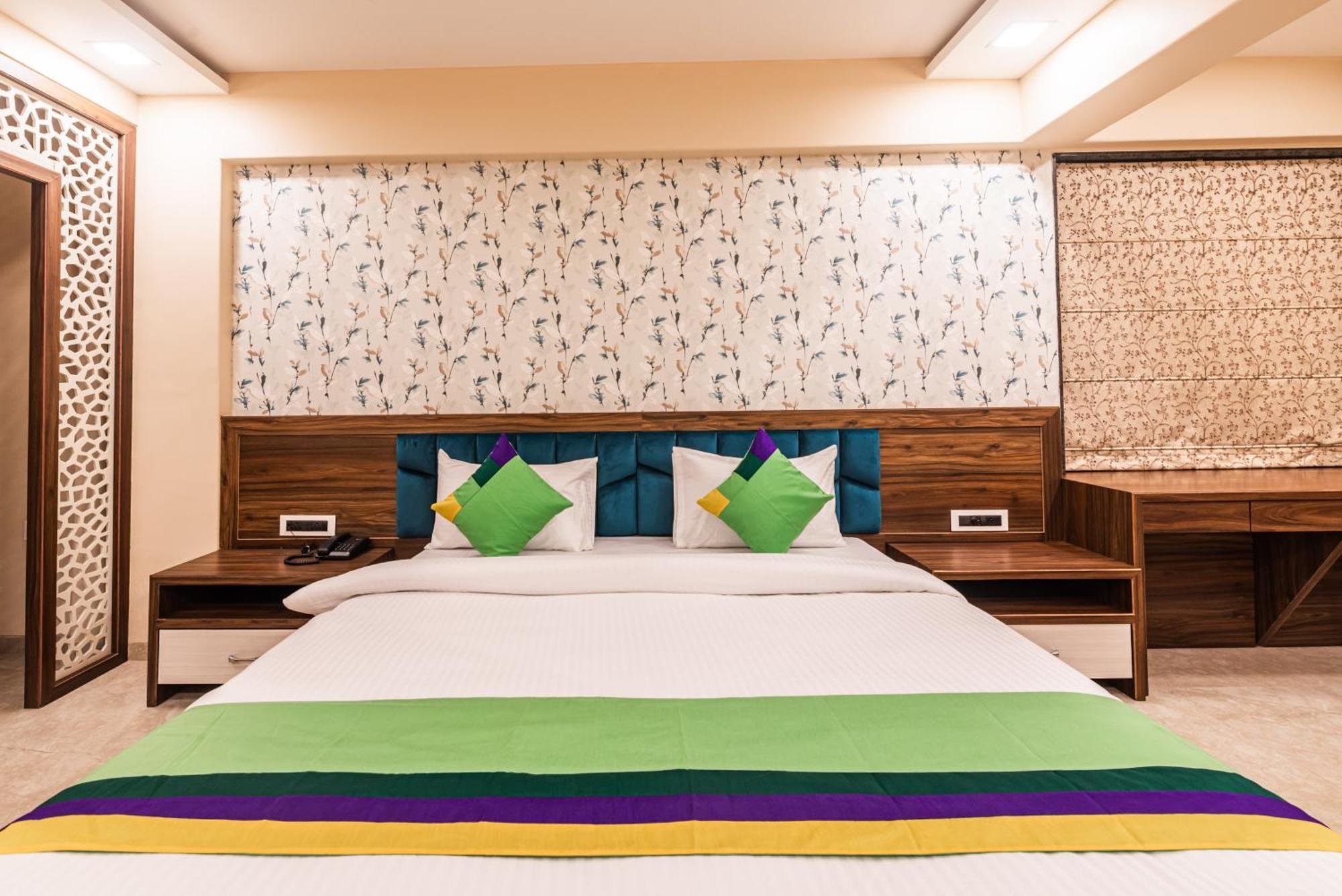 Lemon Wood Suites Pune Eksteriør billede